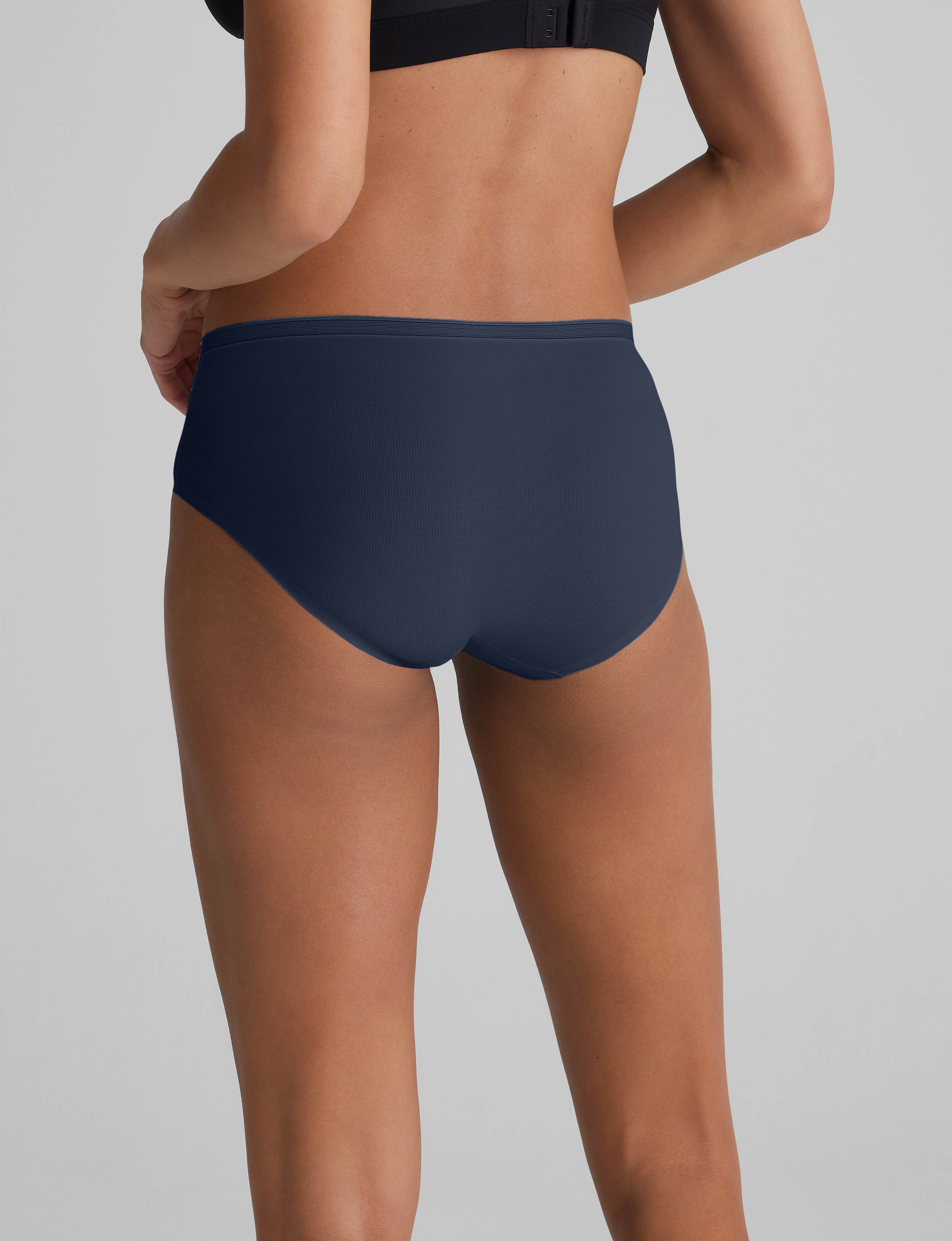 Women's Air Brief