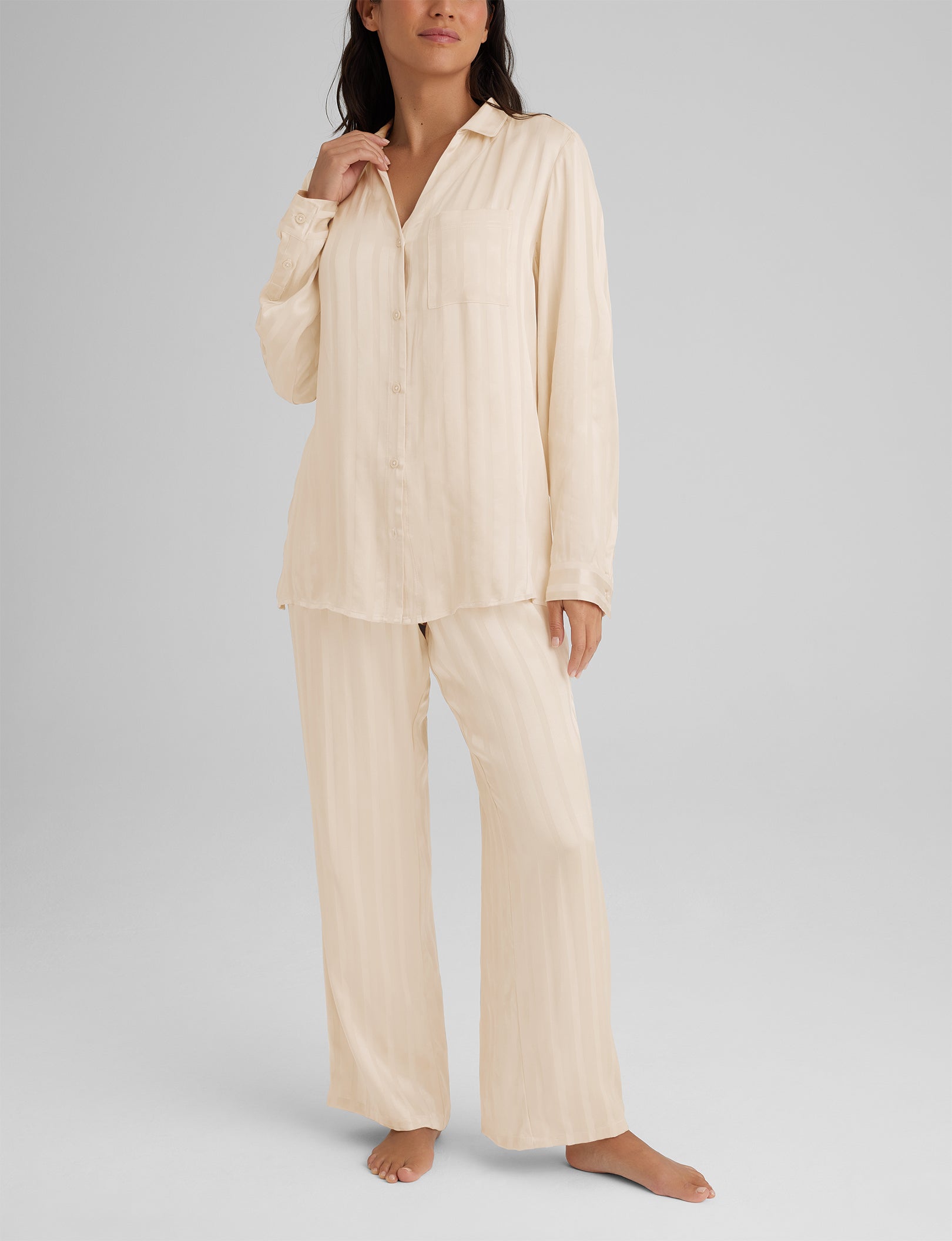 Women's Satin Jacquard Long Sleeve Pajama Top & Pant Set