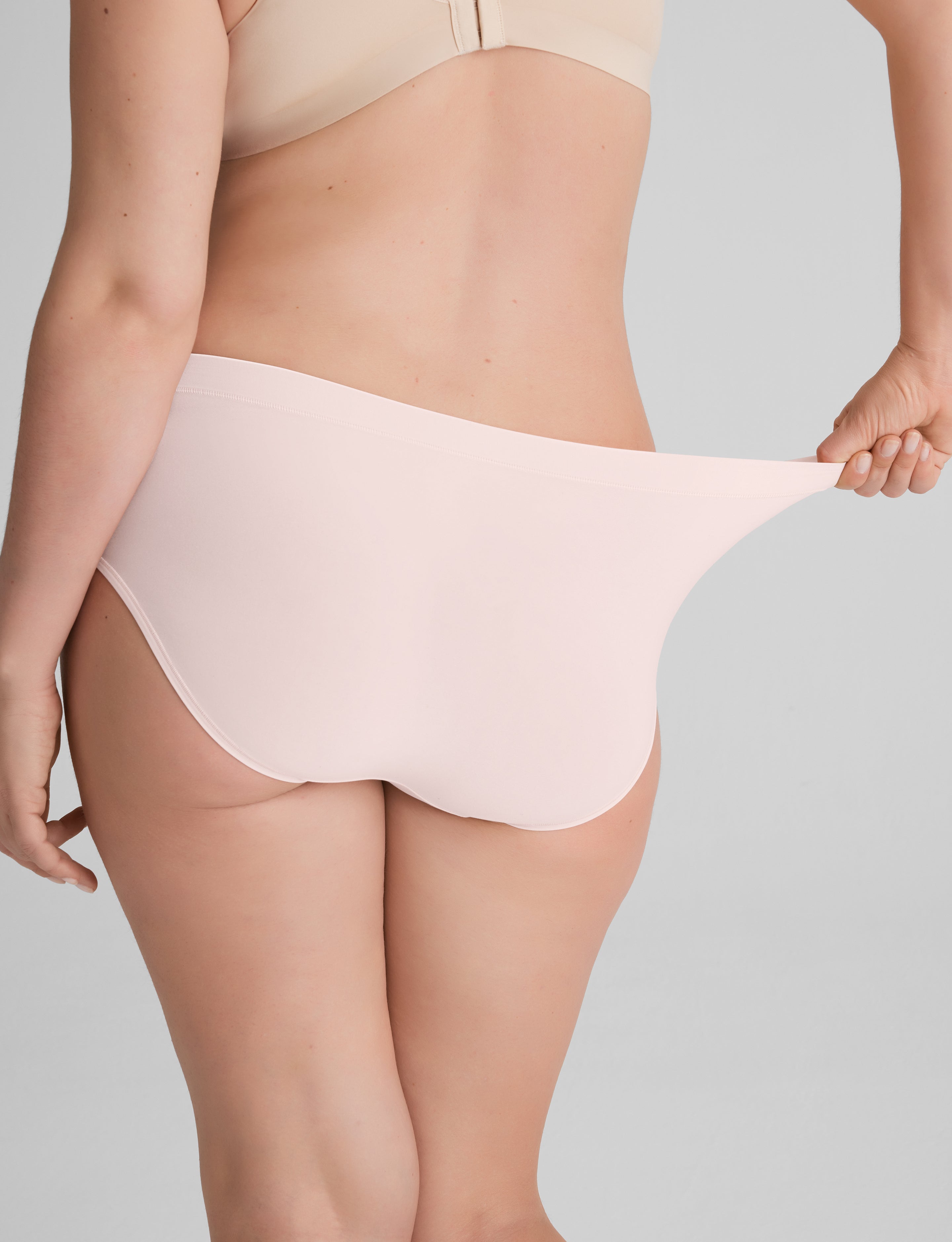 Women's One-Size High Rise Brief