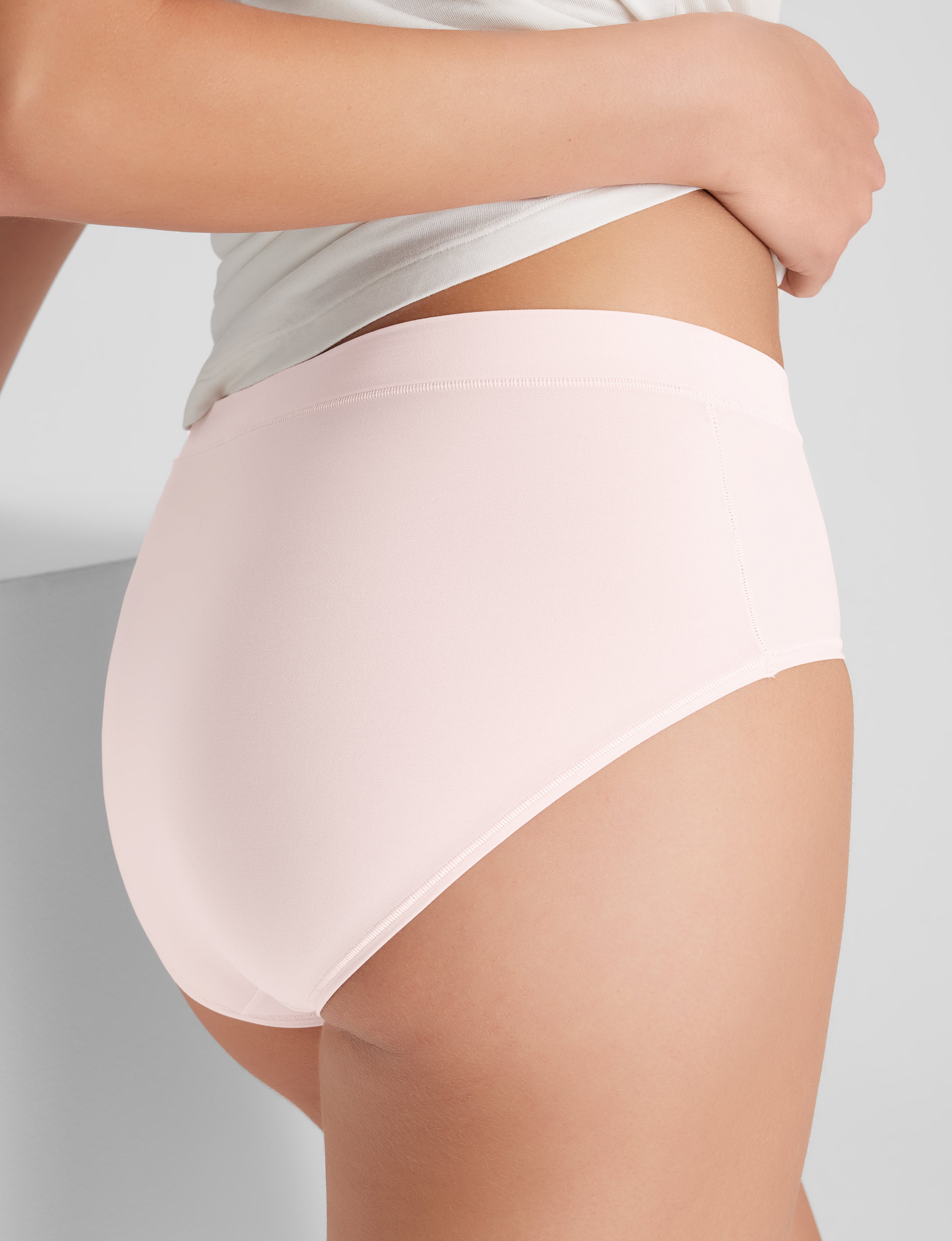 Women's One-Size High Rise Brief