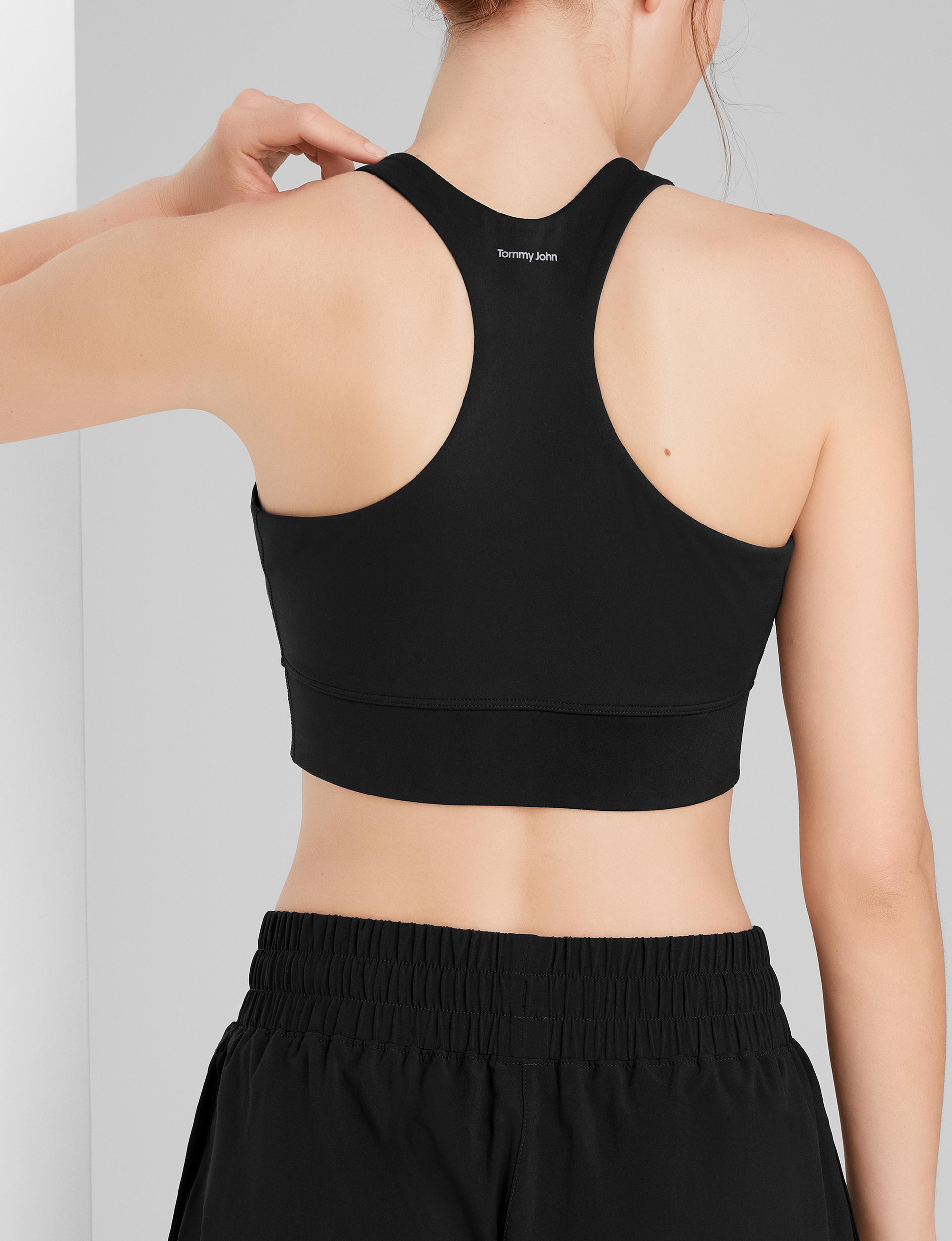 360 Movement Low Impact Sports Bra & Luxe Traveler Woven Short Set