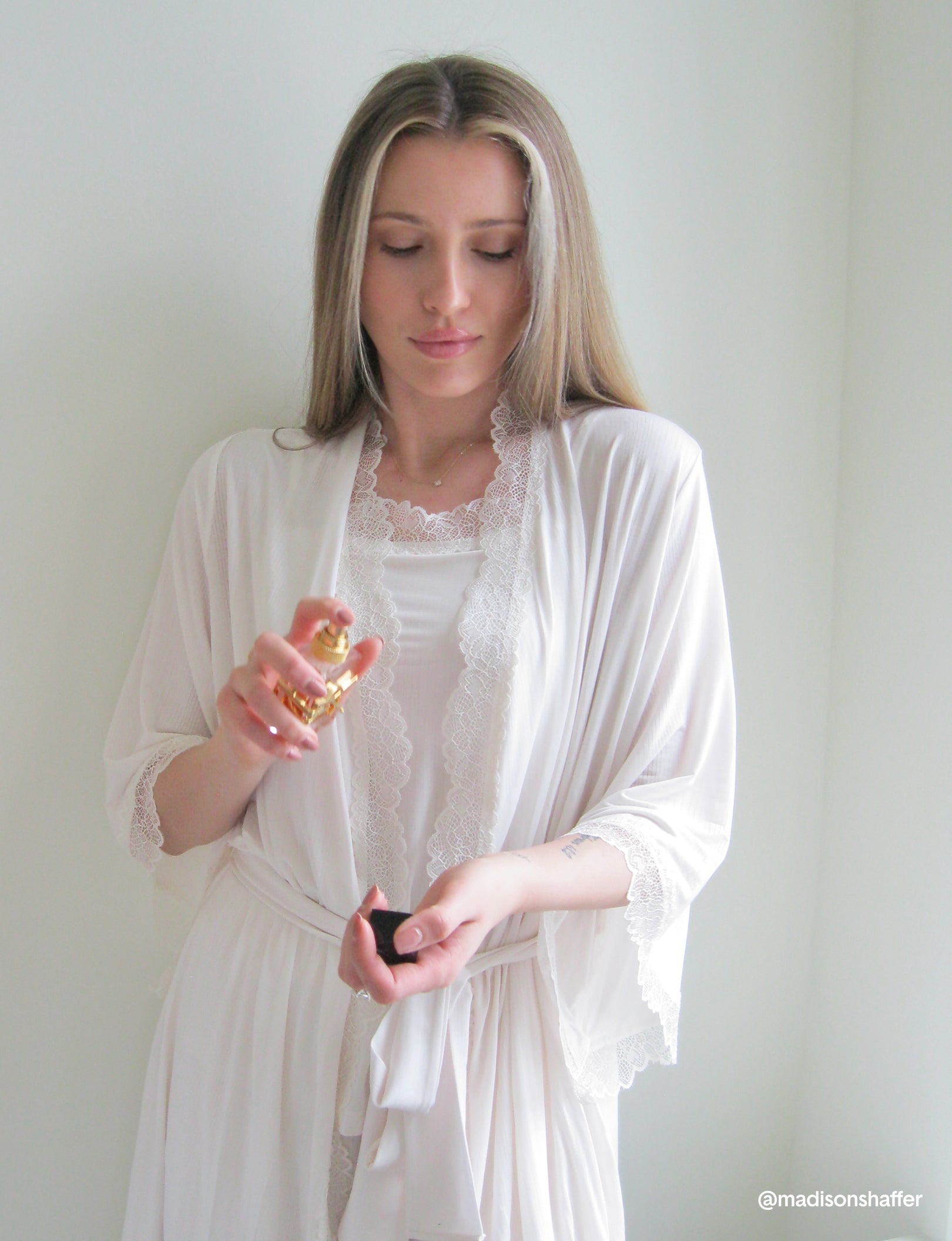 Women's Luxe Rib Lace Robe