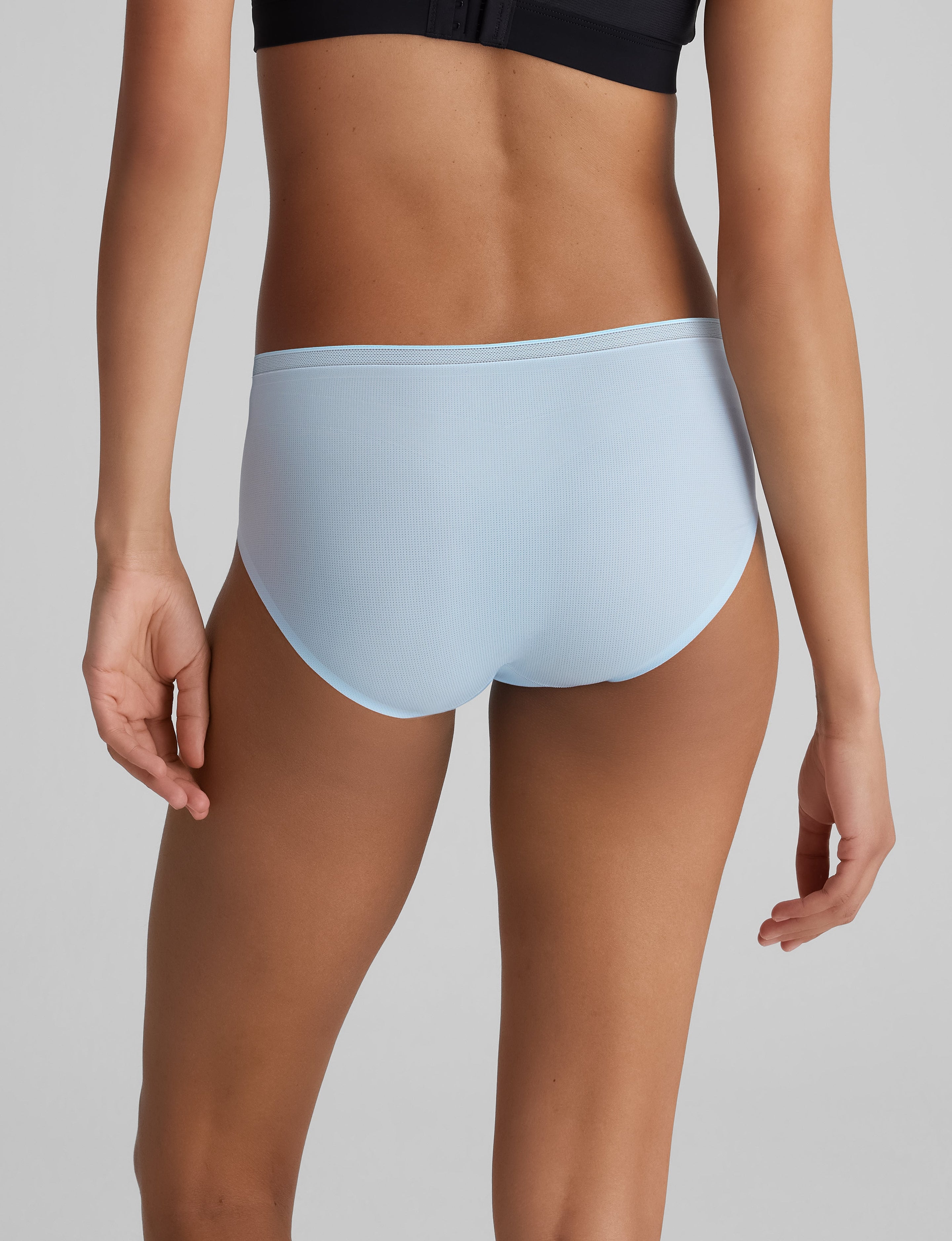 Women's Air Brief