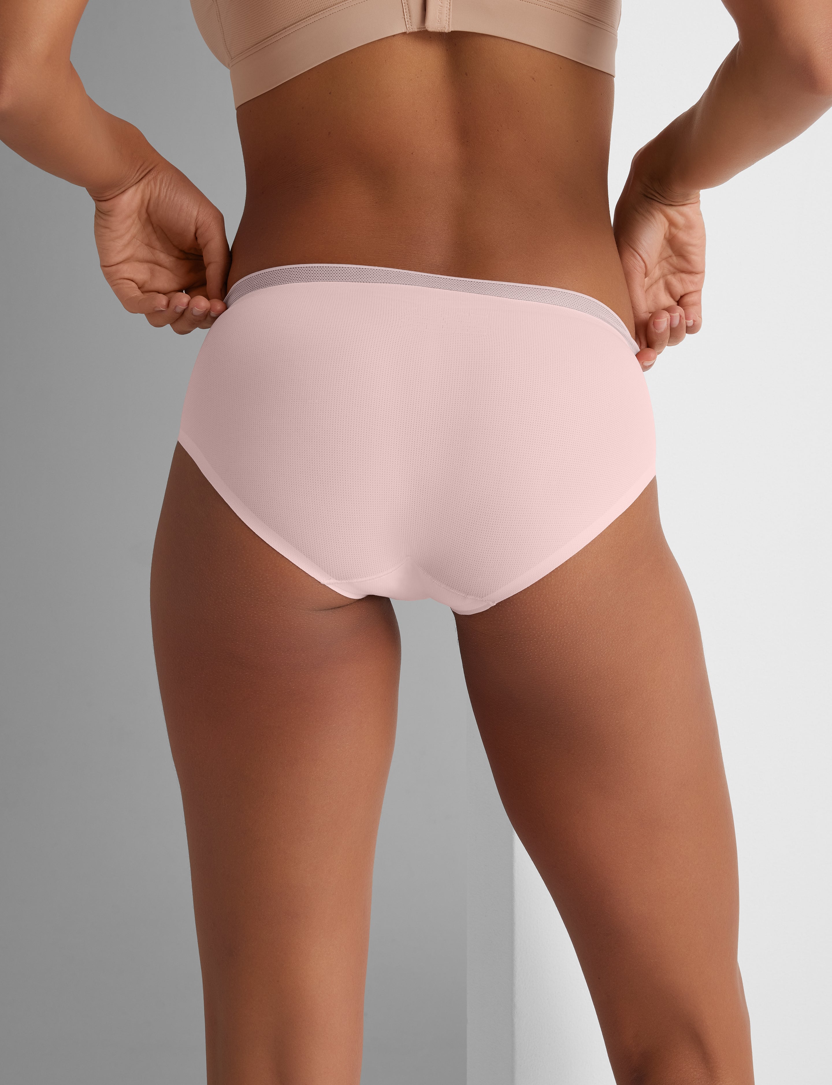 Women's Air Brief