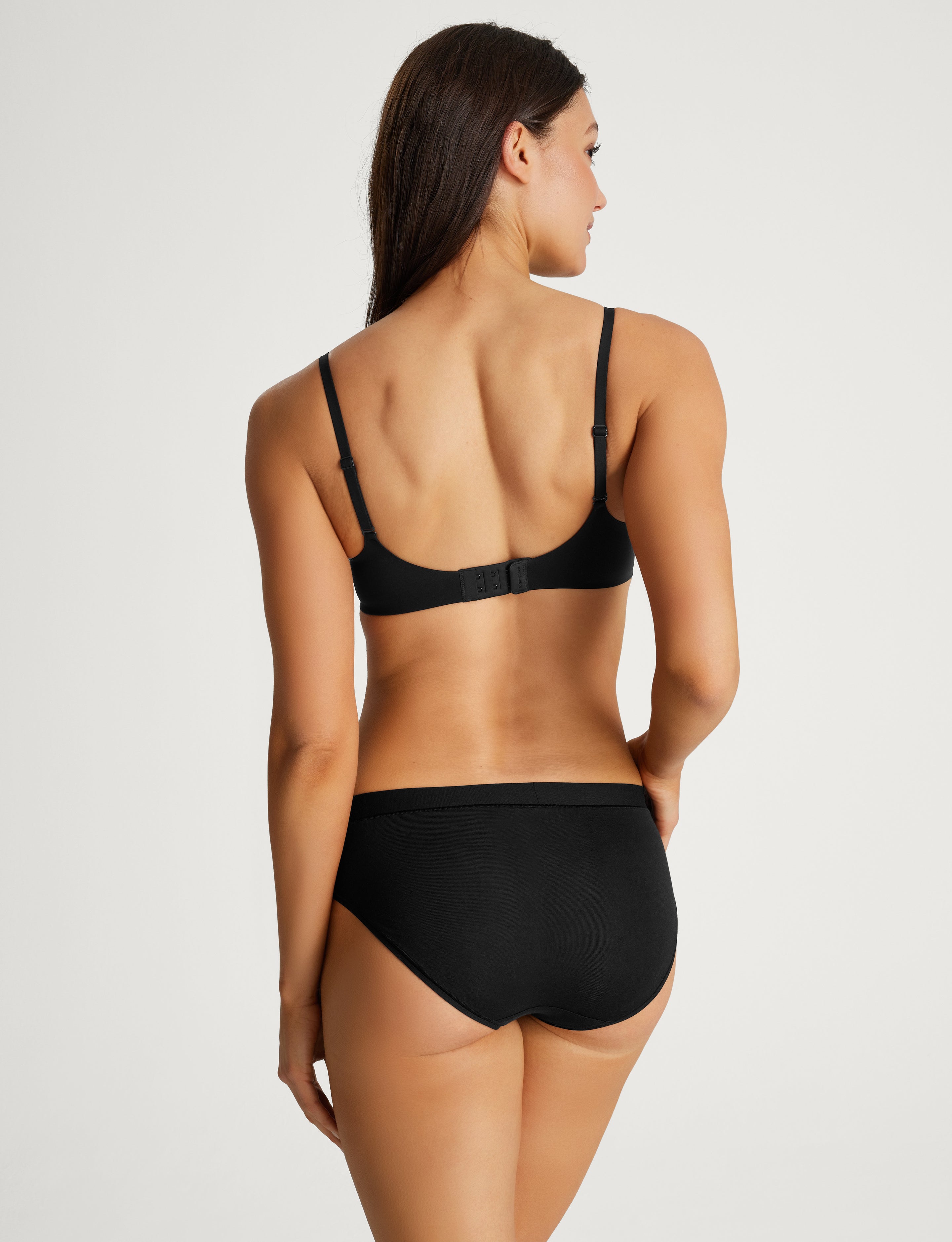Second Skin Smoothing Wireless T-Shirt Bra & Brief Set